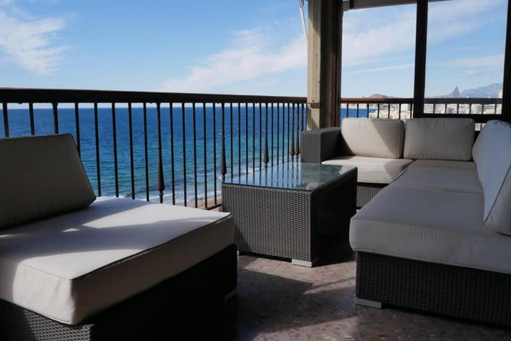 Levante Beach Front Of The Sea Estacha Бенидорм Экстерьер фото
